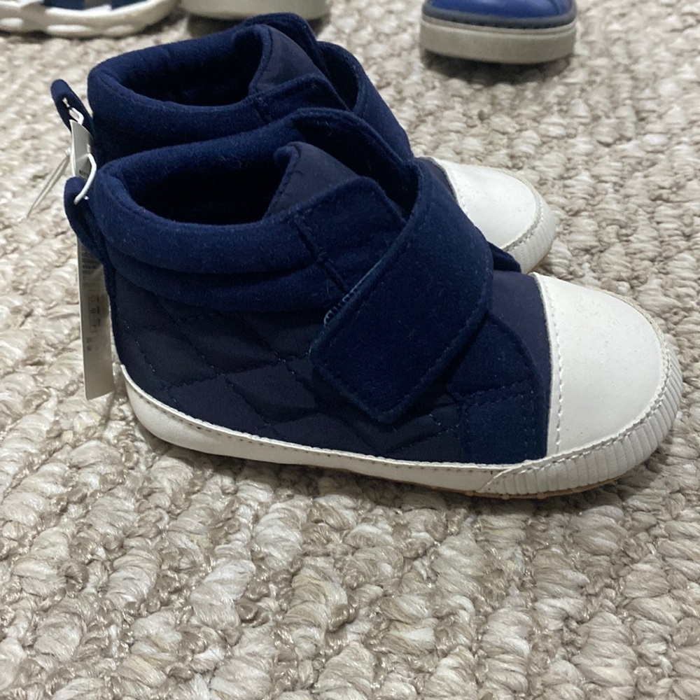 Nwt old navy 12-18m shoes